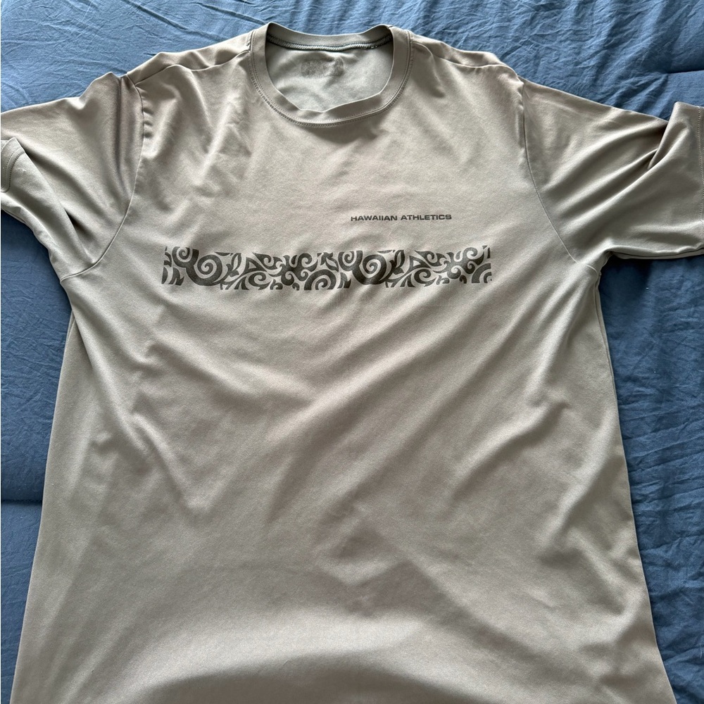 Men's Gray Athletic Shirt